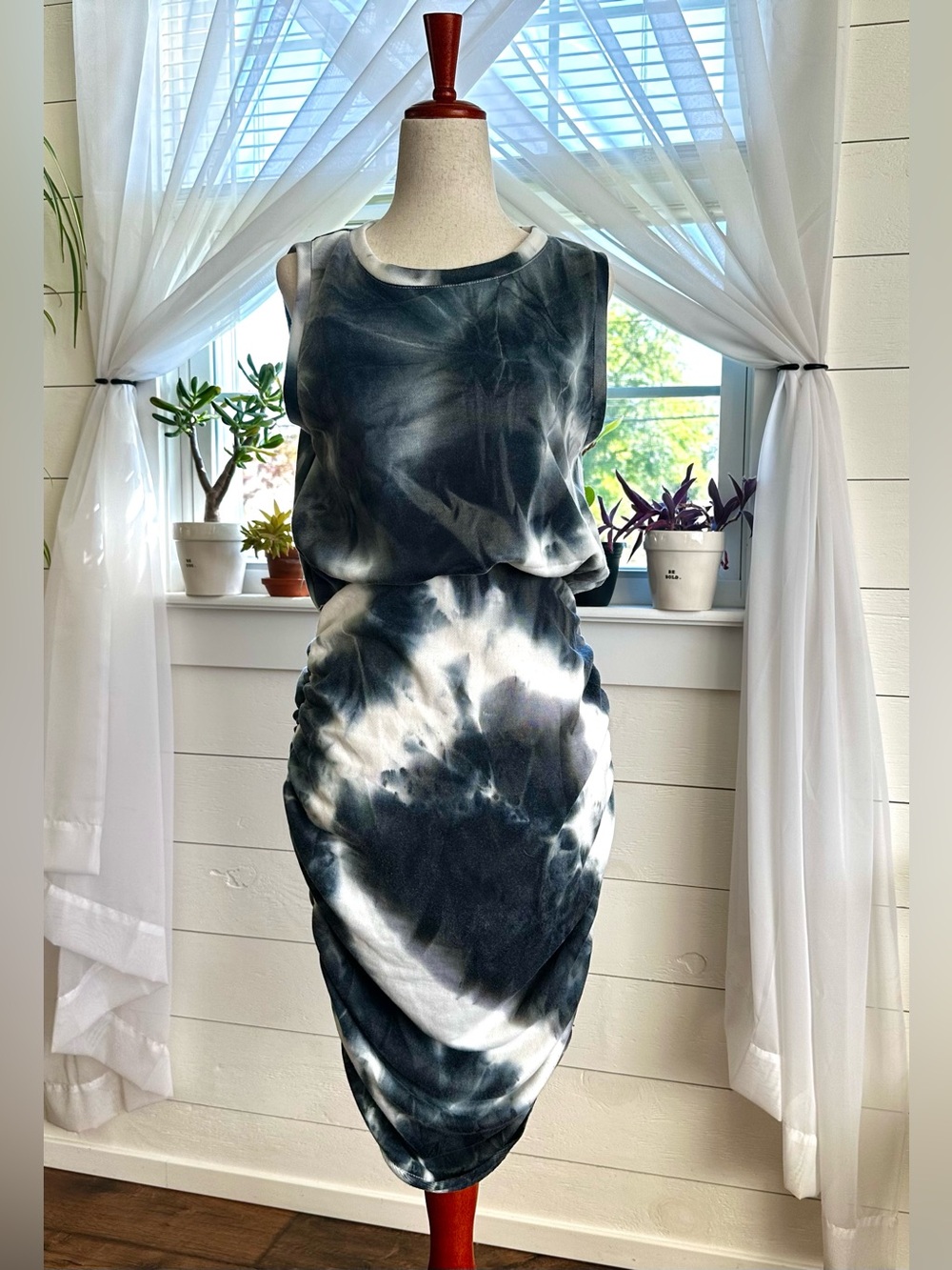 VICI x FATE Black White Tie Dye Ruched Side Midi Dress Small NWT